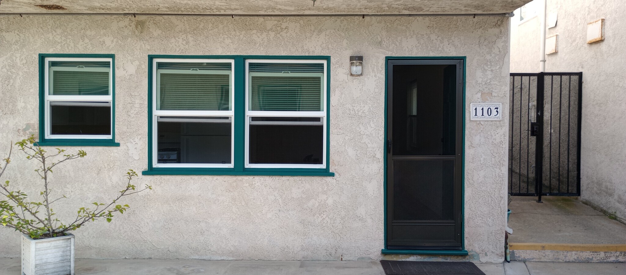 Building Photo - 1103 Monterey Blvd