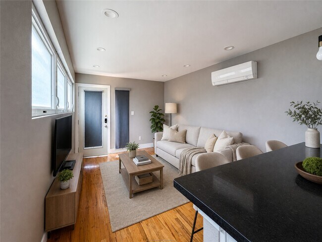 Building Photo - 1416 Dumble St