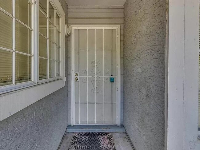 Building Photo - 2910 W Marconi Ave