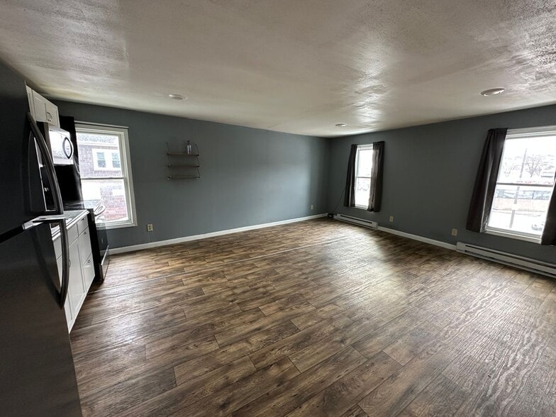 Building Photo - 107 W Pulteney St