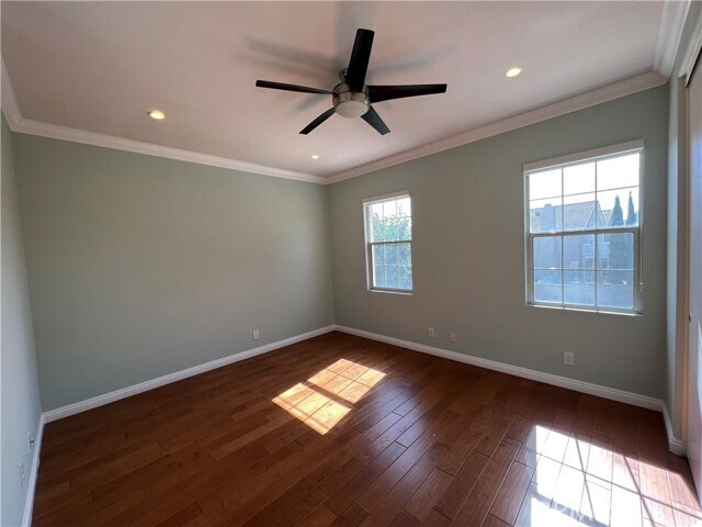 Building Photo - 925 N Ziegler Way