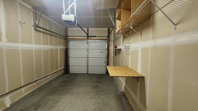 Building Photo - 840 Bronze Ln