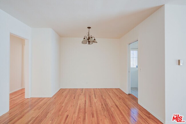 Building Photo - 1055 S Wooster St