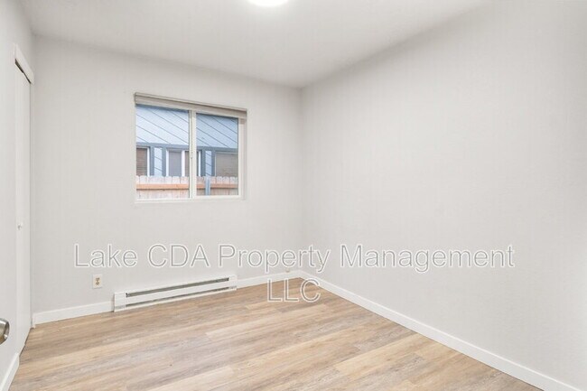 Building Photo - 1099 Woolsey Dr