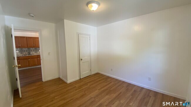 Building Photo - 327 Riverside Ave
