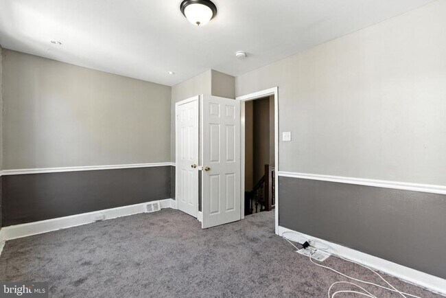 Building Photo - 144 N Dearborn St