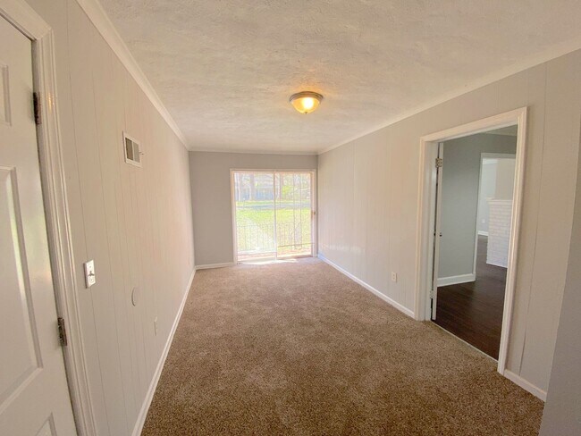 Building Photo - 722 Lydgate Rd