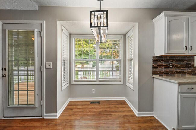 Building Photo - 1633 Cedar Springs Cir