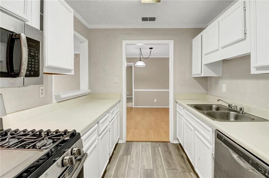 Building Photo - 707 Olde Mill Ln