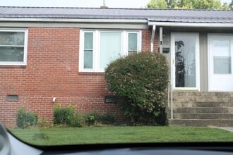 Building Photo - 88 Trowbridge Ln