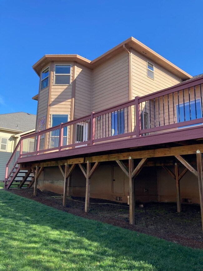 Building Photo - West Meadows Estate 2-Story Home in Salem