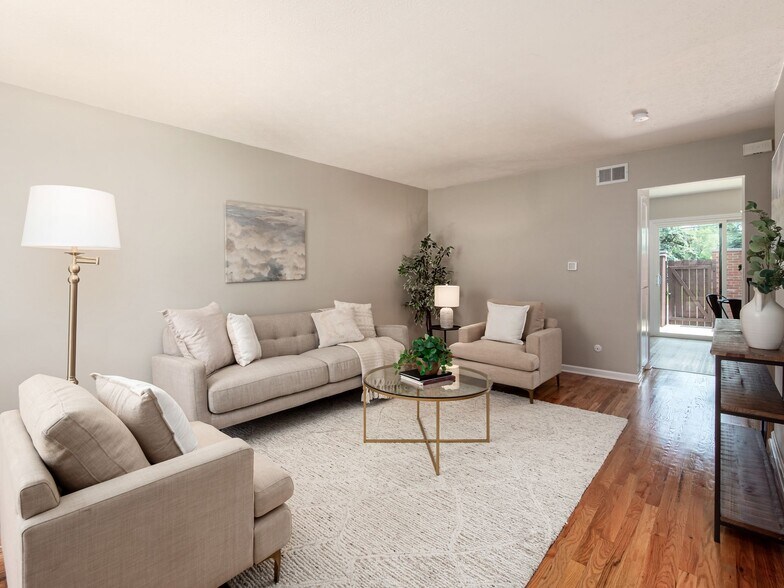 Building Photo - 1766 Willoway Cir S
