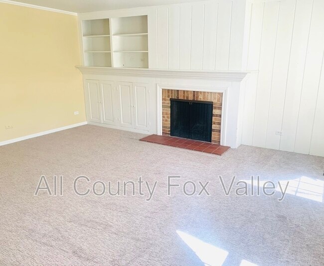 Building Photo - 762 E Hillside Ave