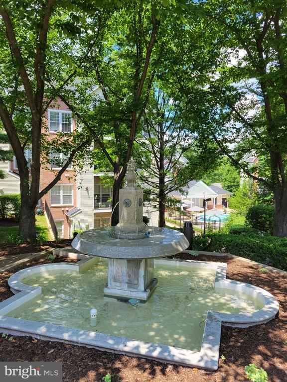 Building Photo - 4142 Fountainside Ln