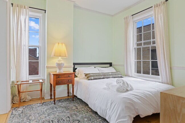 Building Photo - 550 E Town St