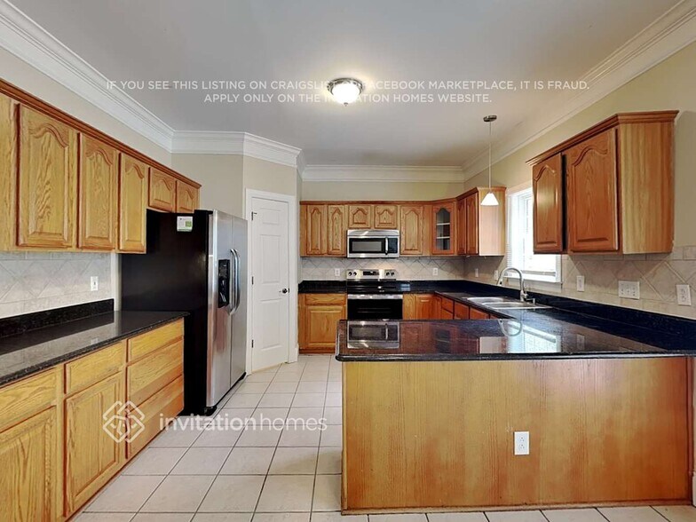 Building Photo - 9014 Sandpiper Dr