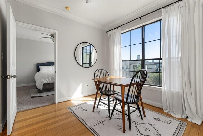 Building Photo - 7701 Rialto Blvd