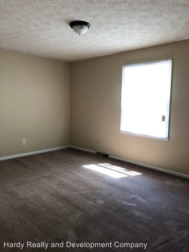 Building Photo - 501 Redmond Rd