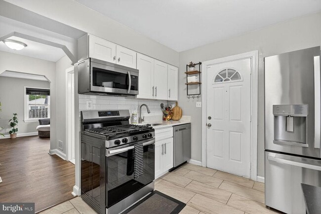 Building Photo - 9824 Old Fort Rd