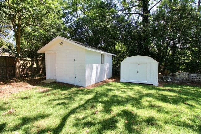 Building Photo - FOR RENT in  North Columbus! Available NOW!