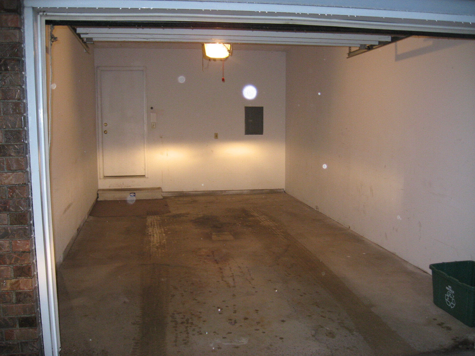 Building Photo - 1884 Shawnee Dr