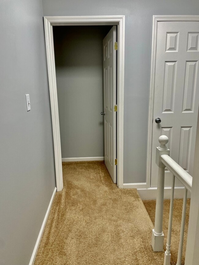 Building Photo - 1150 Horsemans Ln