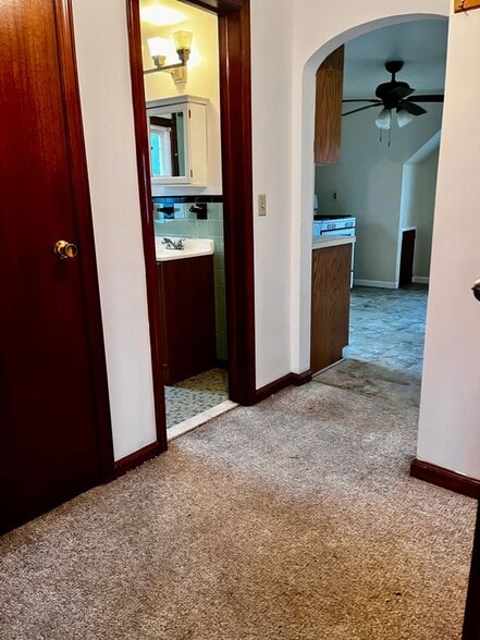 Building Photo - 351 Capitol St