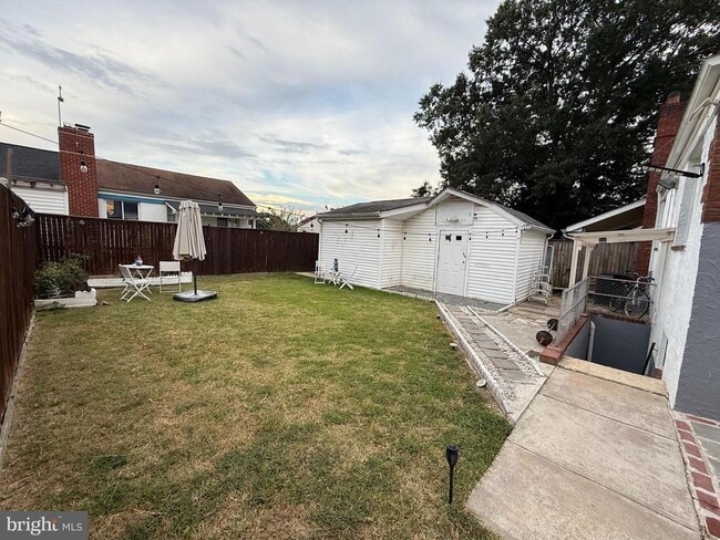 Building Photo - 7911 25th Ave