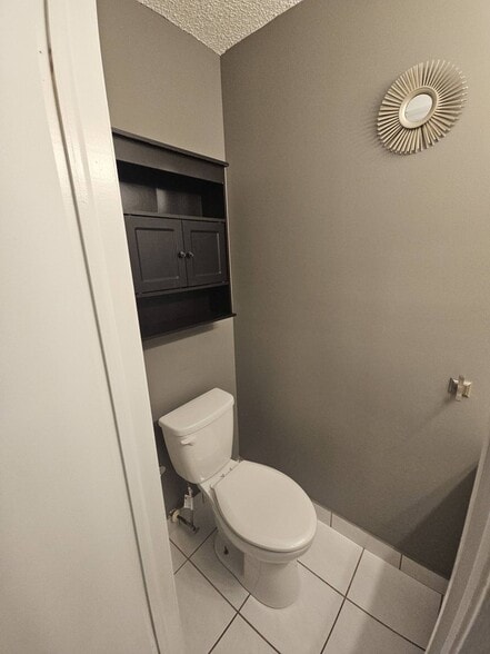 Building Photo - 2925 Belmont Ln