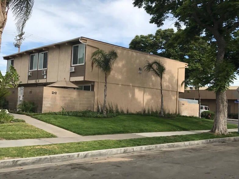 Building Photo - 828 S Falcon St