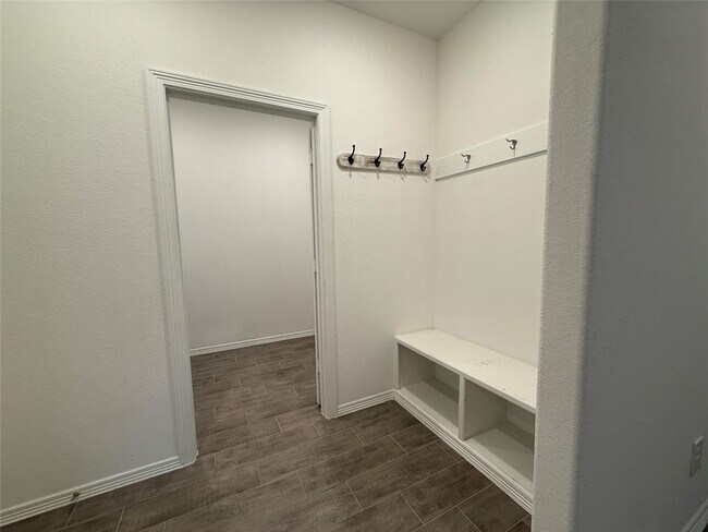 Building Photo - 9678 Caney Trails Rd