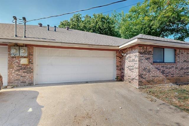 Building Photo - 1900 N Irving Heights Dr