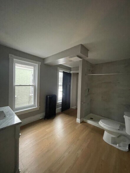 Building Photo - 1335 N 10th St