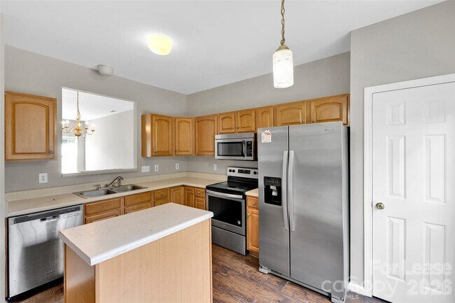 Building Photo - 940 Tiger Ln