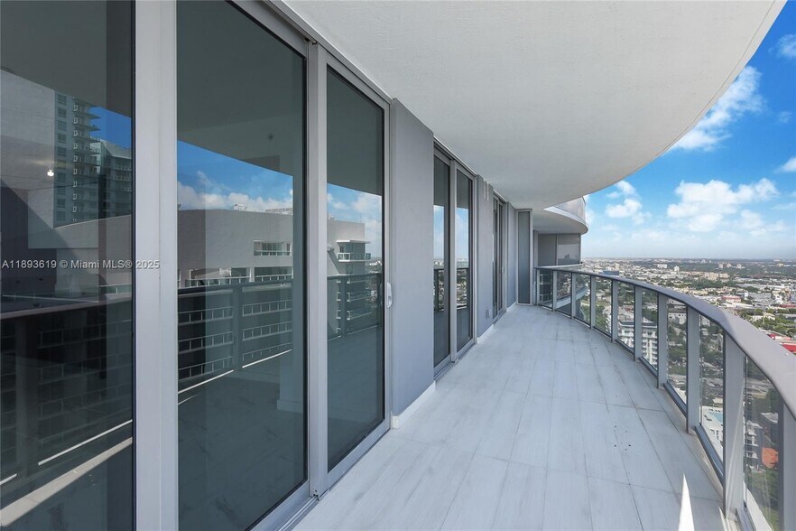 Building Photo - 488 NE 18th St