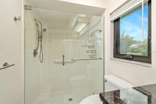 Building Photo - 4814 Country Oaks Blvd