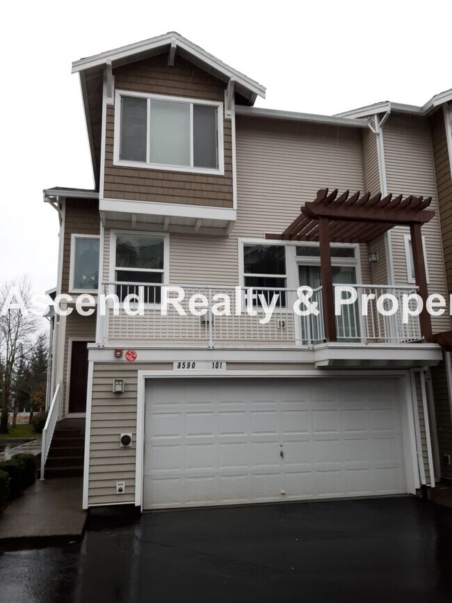 Primary Photo - Sexton Mtn 3 Bed End Unit Townhome, Huge G...
