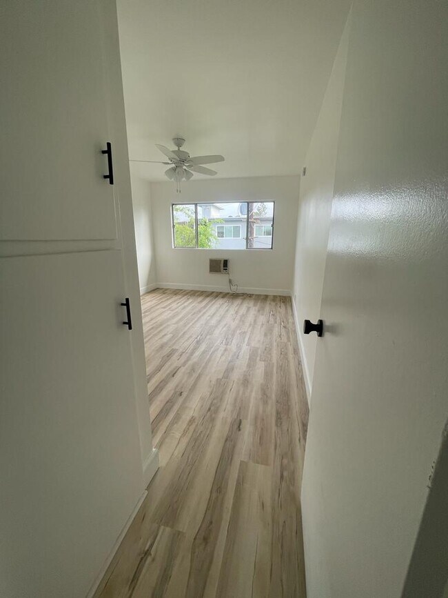 Building Photo - 5000 Coldwater Canyon Ave