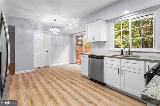 Building Photo - 2807 Falling Brook Terrace