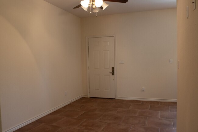 Building Photo - 1 bedroom /1 bathroom units available in a brand new complex!  Move in now!!