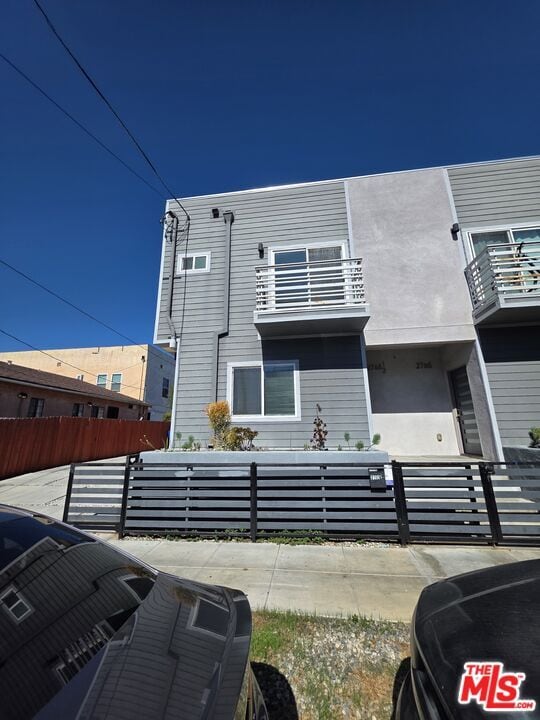 Building Photo - 2765 1/2 W 12th St