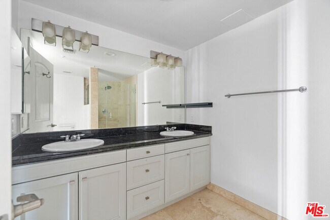 Building Photo - 3740 Santa Rosalia Dr