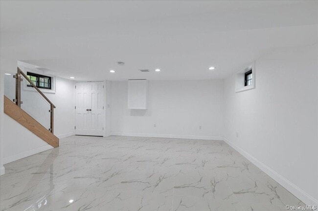 Building Photo - 245 Garfield Ave