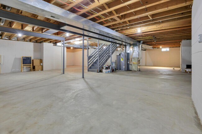 Building Photo - 3796 Village Club Dr