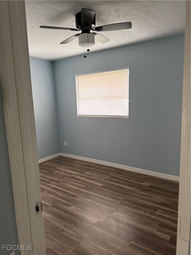 Building Photo - 1171 Laurel Dr