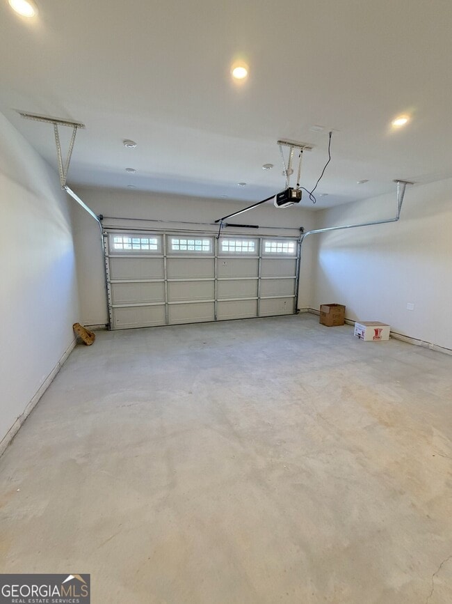 Building Photo - 204 Asher Dr