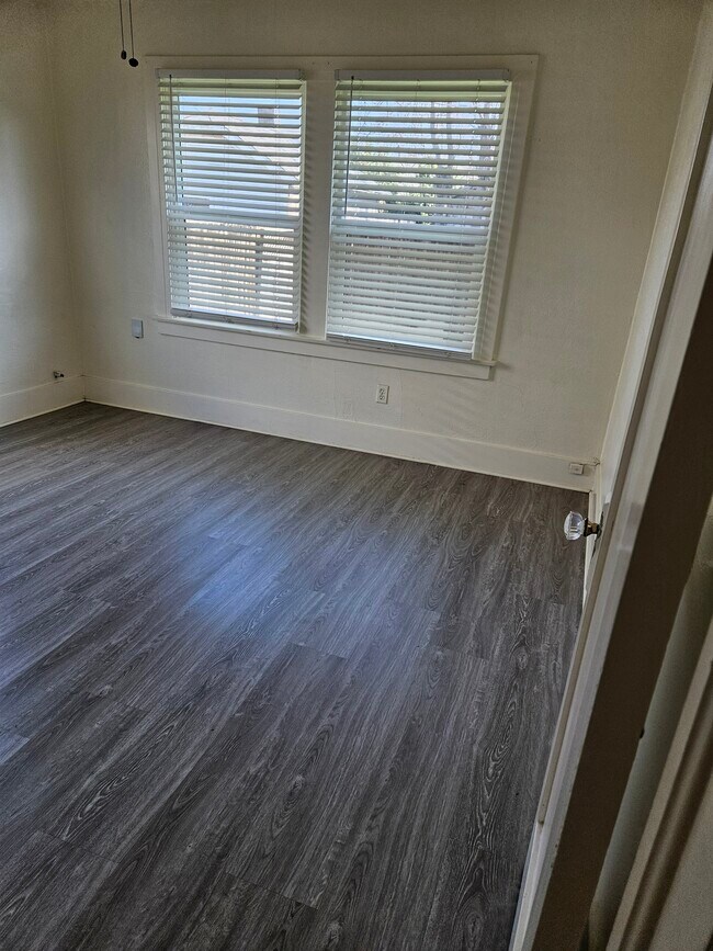 Building Photo - 606 F St