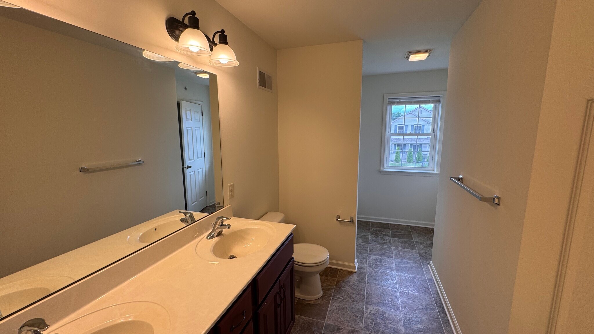 Building Photo - 250 Limestone Dr