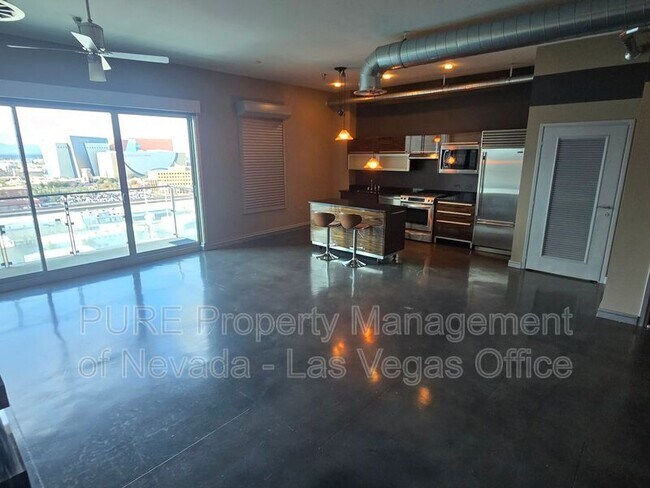 Building Photo - 200 Hoover Ave