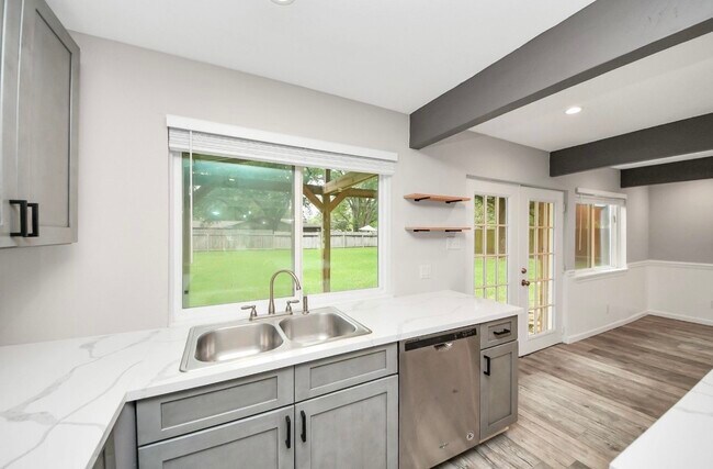 Building Photo - 9638 Ravensworth Dr
